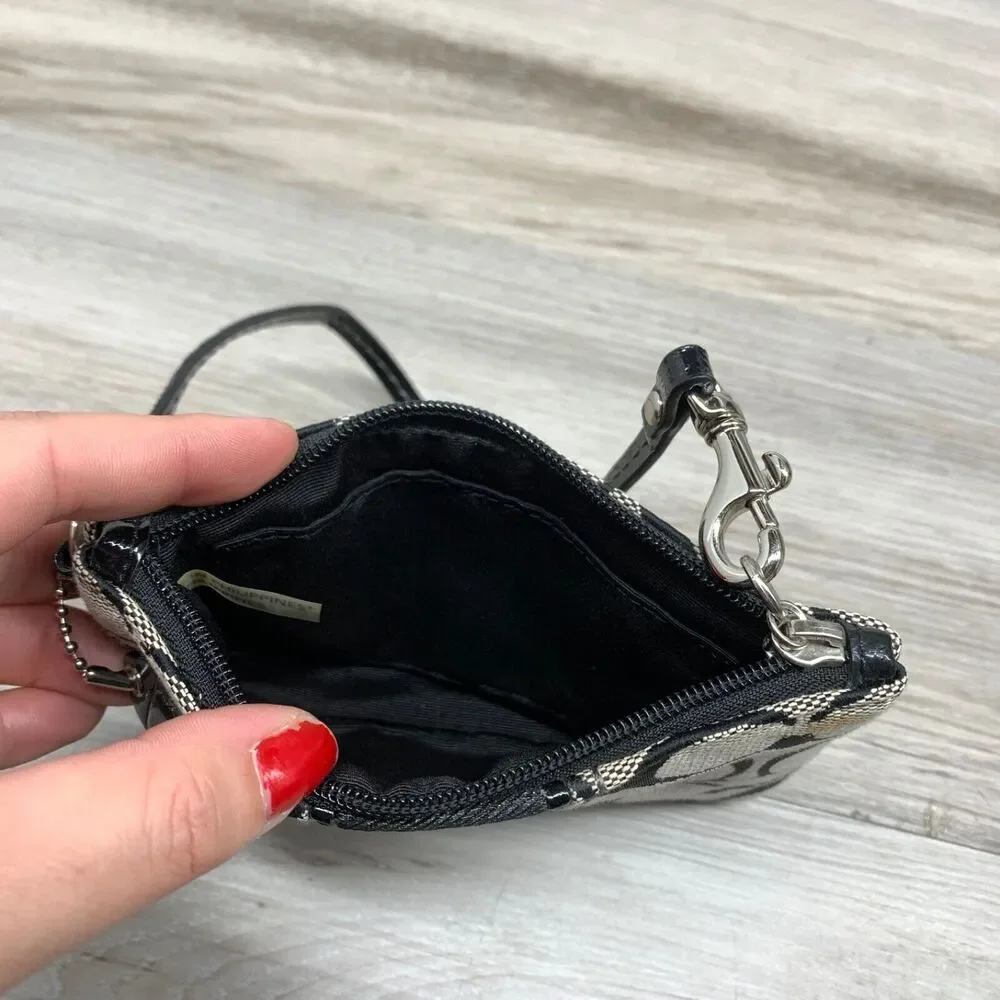 SIGNATURE SMALL WRISTLET (COACH F49174)‎ BLACK